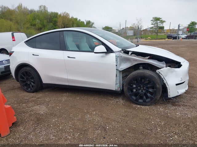 Продаж на аукціоні авто 2023 Tesla Model Y Awd/long Range Dual Motor All-wheel Drive, vin: 7SAYGDEE8PF874721, номер лоту: 44992042