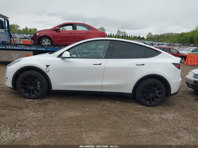 Продаж на аукціоні авто 2023 Tesla Model Y Awd/long Range Dual Motor All-wheel Drive, vin: 7SAYGDEE8PF874721, номер лоту: 44992042