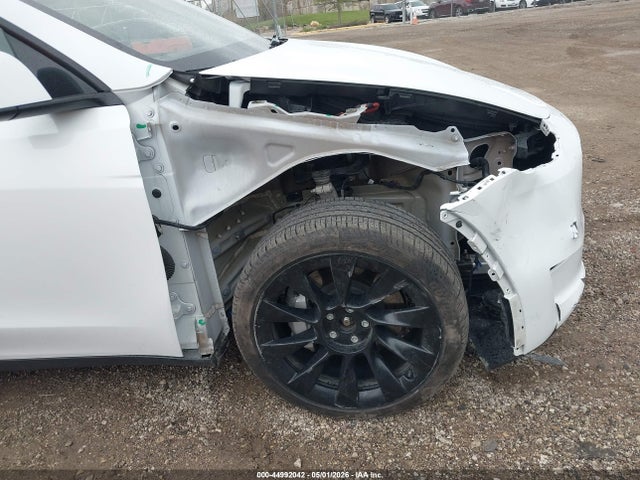 Продаж на аукціоні авто 2023 Tesla Model Y Awd/long Range Dual Motor All-wheel Drive, vin: 7SAYGDEE8PF874721, номер лоту: 44992042