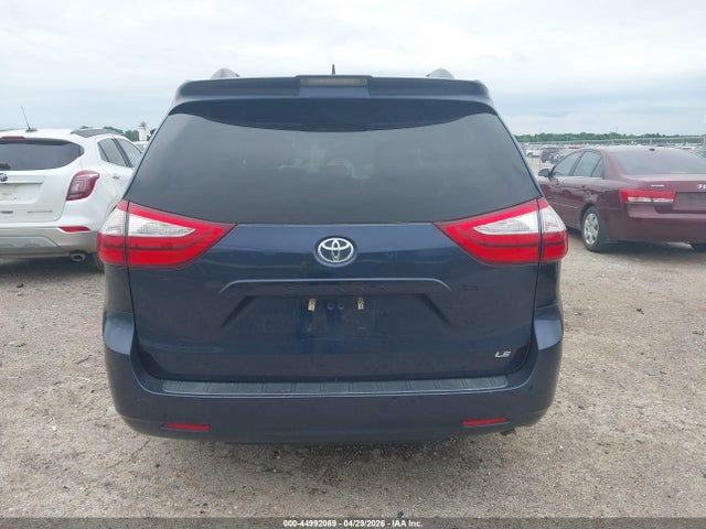 2019 Toyota Sienna Le 8 Passenger მანქანა იყიდება აუქციონზე, vin: 5TDKZ3DC2KS998656, აუქციონის ნომერი: 44992069