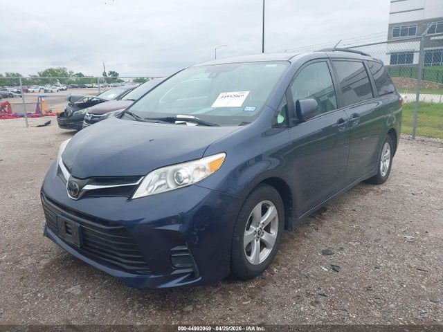 2019 Toyota Sienna Le 8 Passenger მანქანა იყიდება აუქციონზე, vin: 5TDKZ3DC2KS998656, აუქციონის ნომერი: 44992069