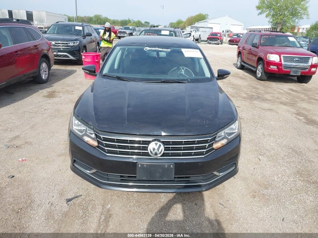 Aukcja sprzedaży 2018 Volkswagen Passat 2.0t R-line/2.0t S, vin: 1VWAA7A38JC022134, numer aukcji: 44992139