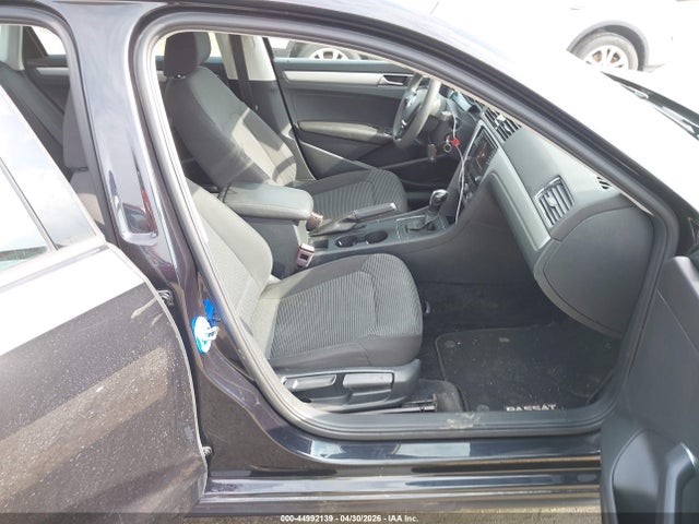 Aukcja sprzedaży 2018 Volkswagen Passat 2.0t R-line/2.0t S, vin: 1VWAA7A38JC022134, numer aukcji: 44992139
