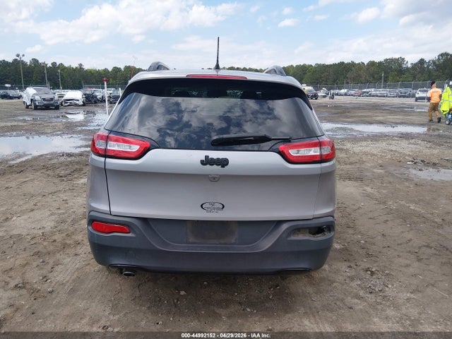 44992152 :رقم المزاد ، 1C4PJLCB8JD620261 vin ، 2018 Jeep Cherokee Latitude Fwd مزاد بيع