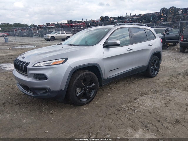 44992152 :رقم المزاد ، 1C4PJLCB8JD620261 vin ، 2018 Jeep Cherokee Latitude Fwd مزاد بيع