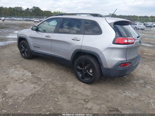 44992152 :رقم المزاد ، 1C4PJLCB8JD620261 vin ، 2018 Jeep Cherokee Latitude Fwd مزاد بيع