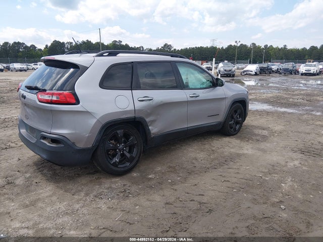 44992152 :رقم المزاد ، 1C4PJLCB8JD620261 vin ، 2018 Jeep Cherokee Latitude Fwd مزاد بيع
