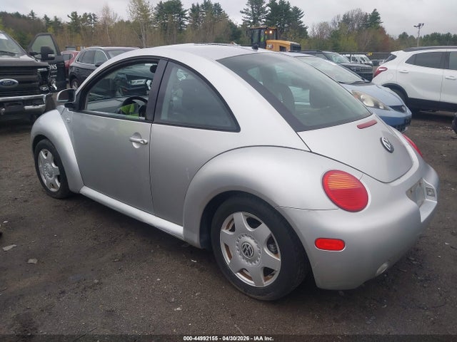 44992155 :رقم المزاد ، 3VWCC21C1YM438864 vin ، 2000 Volkswagen New Beetle Gls مزاد بيع