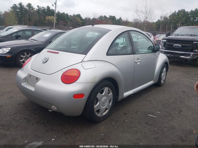 44992155 :رقم المزاد ، 3VWCC21C1YM438864 vin ، 2000 Volkswagen New Beetle Gls مزاد بيع