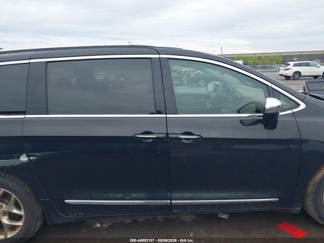 Продажа на аукционе авто 2017 Chrysler Pacifica Limited, vin: 2C4RC1GG2HR571112, номер лота: 44992157