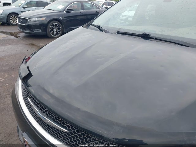 Продажа на аукционе авто 2017 Chrysler Pacifica Limited, vin: 2C4RC1GG2HR571112, номер лота: 44992157