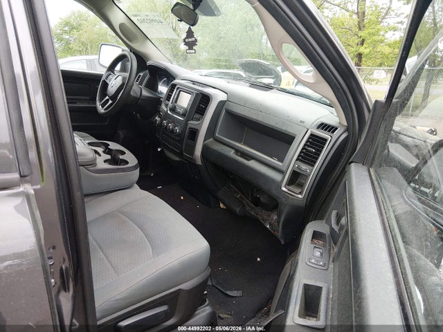 44992202 :رقم المزاد ، 1C6RR7FGXJS348573 vin ، 2018 Ram 1500 Express  4x4 6'4 Box مزاد بيع