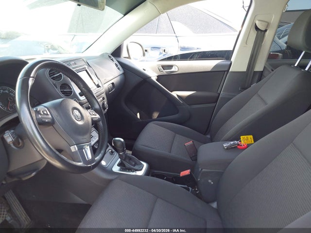 Продажа на аукционе авто 2017 Volkswagen Tiguan 2.0t/2.0t S, vin: WVGAV7AX9HK046870, номер лота: 44992232