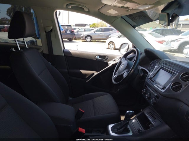 Продажа на аукционе авто 2017 Volkswagen Tiguan 2.0t/2.0t S, vin: WVGAV7AX9HK046870, номер лота: 44992232