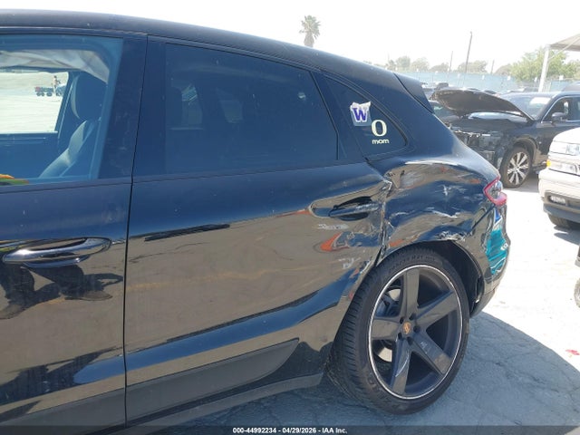Porsche MACAN S 2015 WP1AB2A54FLB68881 Image 18