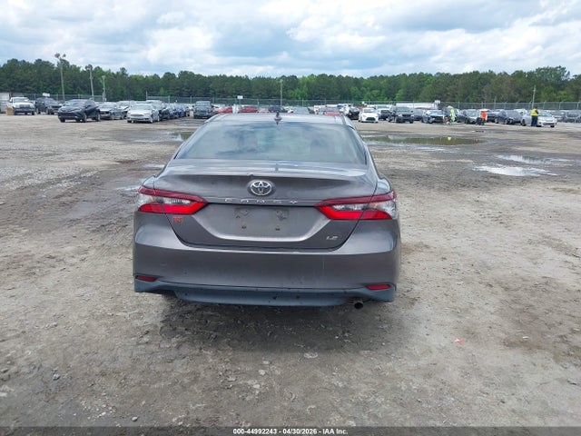 Продажа на аукционе авто 2021 Toyota Camry Le, vin: 4T1C11AK8MU586635, номер лота: 44992243
