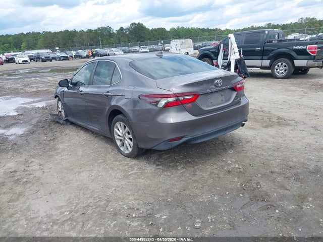 Продажа на аукционе авто 2021 Toyota Camry Le, vin: 4T1C11AK8MU586635, номер лота: 44992243