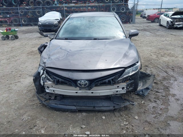Продажа на аукционе авто 2021 Toyota Camry Le, vin: 4T1C11AK8MU586635, номер лота: 44992243