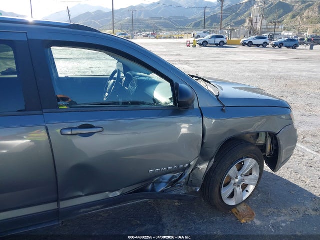 44992255 :رقم المزاد ، 1C4NJDBB0DD210699 vin ، 2013 Jeep Compass Sport مزاد بيع