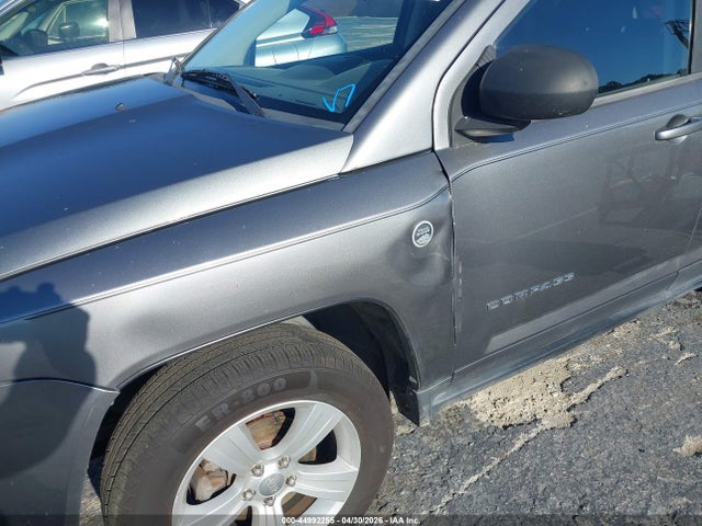 44992255 :رقم المزاد ، 1C4NJDBB0DD210699 vin ، 2013 Jeep Compass Sport مزاد بيع