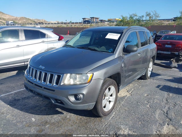 44992255 :رقم المزاد ، 1C4NJDBB0DD210699 vin ، 2013 Jeep Compass Sport مزاد بيع