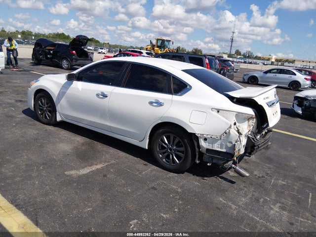 2015 Nissan Altima 2.5 S მანქანა იყიდება აუქციონზე, vin: 1N4AL3AP6FC476825, აუქციონის ნომერი: 44992262