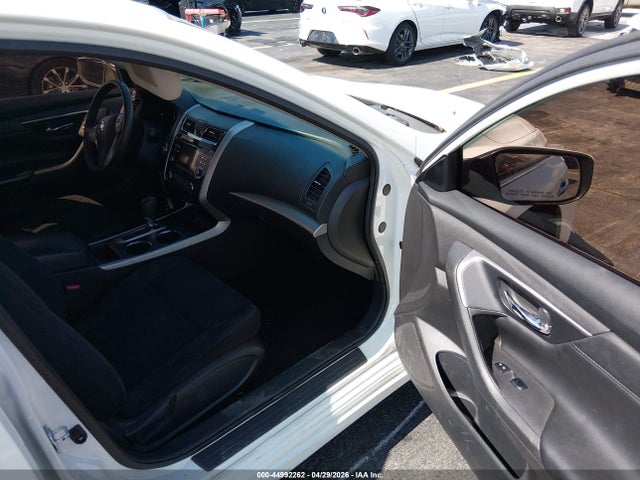 2015 Nissan Altima 2.5 S მანქანა იყიდება აუქციონზე, vin: 1N4AL3AP6FC476825, აუქციონის ნომერი: 44992262