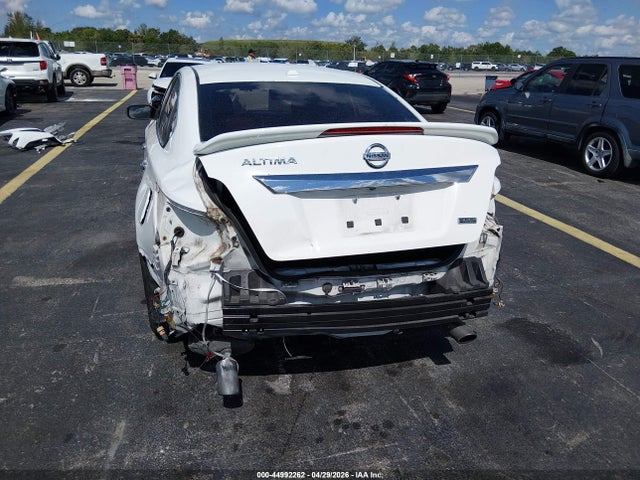 2015 Nissan Altima 2.5 S მანქანა იყიდება აუქციონზე, vin: 1N4AL3AP6FC476825, აუქციონის ნომერი: 44992262