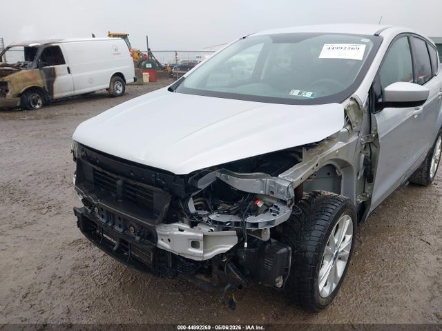 Продажа на аукционе авто 2017 Ford Escape Se, vin: 1FMCU9G98HUE82243, номер лота: 44992269