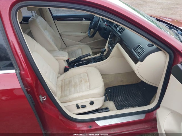 Продаж на аукціоні авто 2015 Volkswagen Passat 2.0l Tdi Sel Premium, vin: 1VWCV7A39FC088597, номер лоту: 44992271