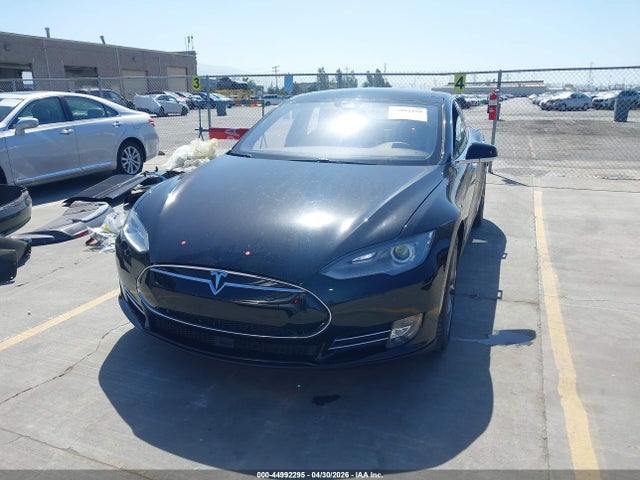 2015 Tesla Model S 85d/p85d მანქანა იყიდება აუქციონზე, vin: 5YJSA4H49FF080493, აუქციონის ნომერი: 44992295