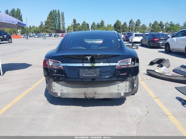 2015 Tesla Model S 85d/p85d მანქანა იყიდება აუქციონზე, vin: 5YJSA4H49FF080493, აუქციონის ნომერი: 44992295