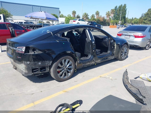 2015 Tesla Model S 85d/p85d მანქანა იყიდება აუქციონზე, vin: 5YJSA4H49FF080493, აუქციონის ნომერი: 44992295