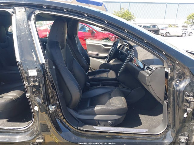 2015 Tesla Model S 85d/p85d მანქანა იყიდება აუქციონზე, vin: 5YJSA4H49FF080493, აუქციონის ნომერი: 44992295