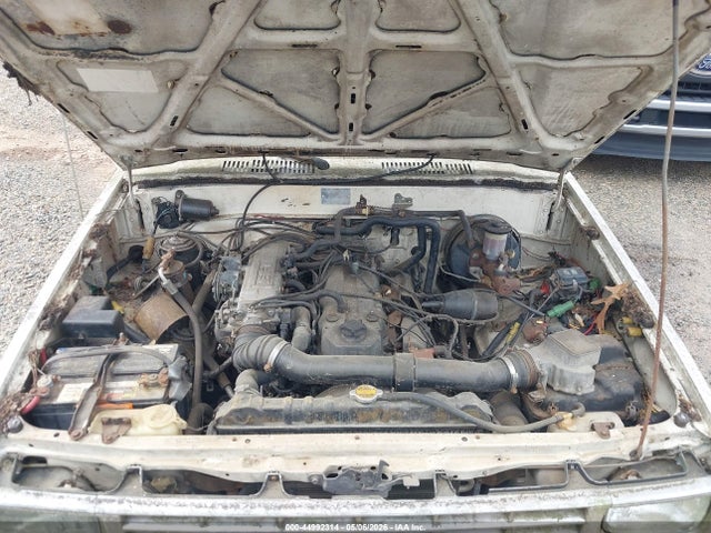44992314 :رقم المزاد ، JT5RN55D8F0129982 vin ، 1985 Toyota Pickup Commercial/camper Rn55 مزاد بيع