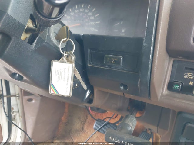 44992314 :رقم المزاد ، JT5RN55D8F0129982 vin ، 1985 Toyota Pickup Commercial/camper Rn55 مزاد بيع