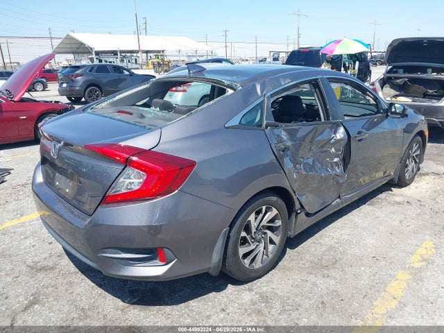 44992324 :رقم المزاد ، 2HGFC2F70HH570896 vin ، 2017 Honda Civic Ex مزاد بيع