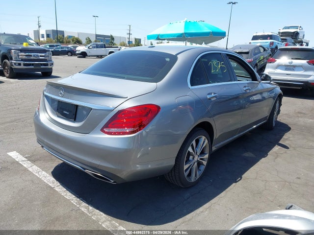 55SWF4JB2FU076120 Mercedes-Benz C 300 Luxury