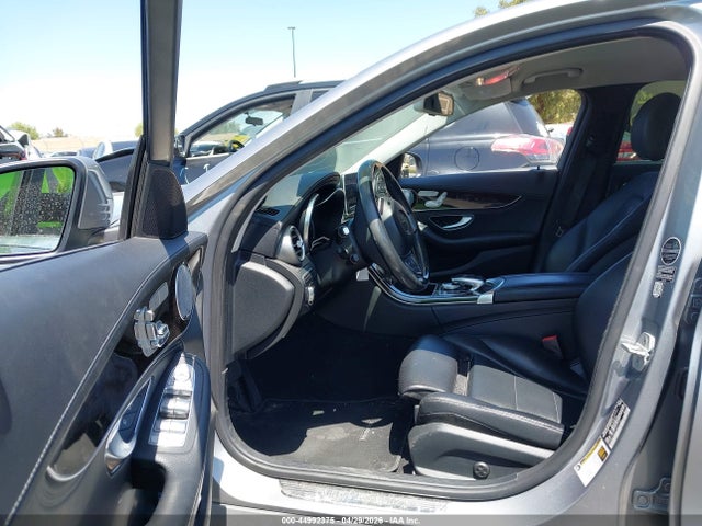55SWF4JB2FU076120 Mercedes-Benz C 300 Luxury