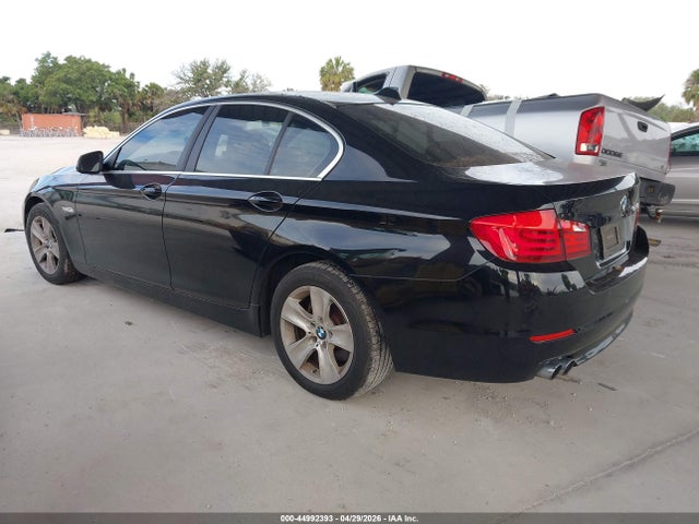 44992393 :رقم المزاد ، WBAFR1C53BC743974 vin ، 2011 Bmw 528i مزاد بيع