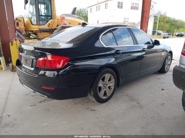 44992393 :رقم المزاد ، WBAFR1C53BC743974 vin ، 2011 Bmw 528i مزاد بيع