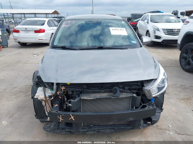 2022 Kia Rio 5-door S მანქანა იყიდება აუქციონზე, vin: 3KPA25AD8NE477335, აუქციონის ნომერი: 44992451