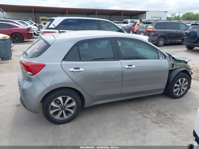 2022 Kia Rio 5-door S მანქანა იყიდება აუქციონზე, vin: 3KPA25AD8NE477335, აუქციონის ნომერი: 44992451