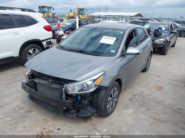 2022 Kia Rio 5-door S მანქანა იყიდება აუქციონზე, vin: 3KPA25AD8NE477335, აუქციონის ნომერი: 44992451