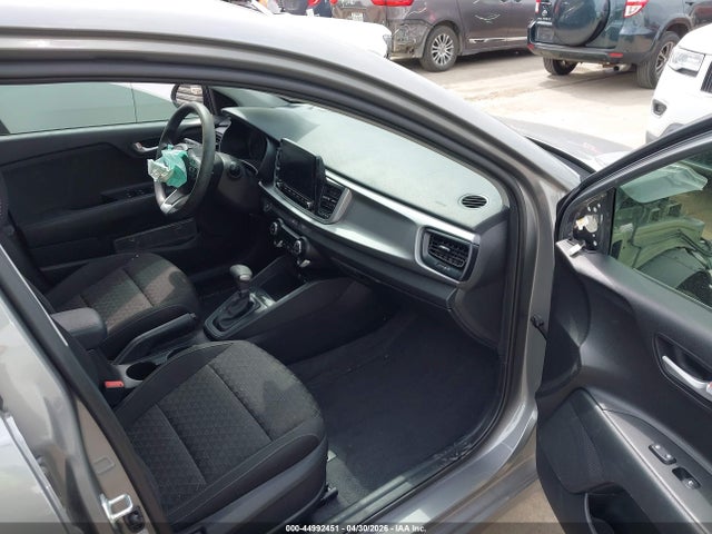 2022 Kia Rio 5-door S მანქანა იყიდება აუქციონზე, vin: 3KPA25AD8NE477335, აუქციონის ნომერი: 44992451