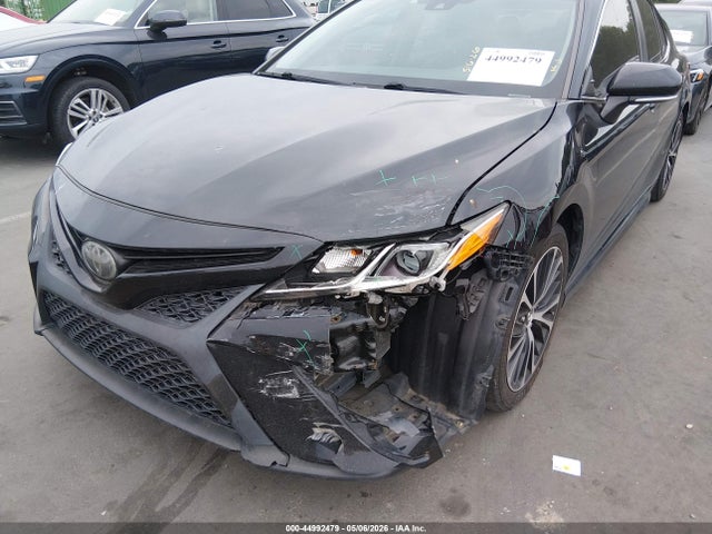 Продаж на аукціоні авто 2018 Toyota Camry Se, vin: 4T1B11HK1JU593553, номер лоту: 44992479