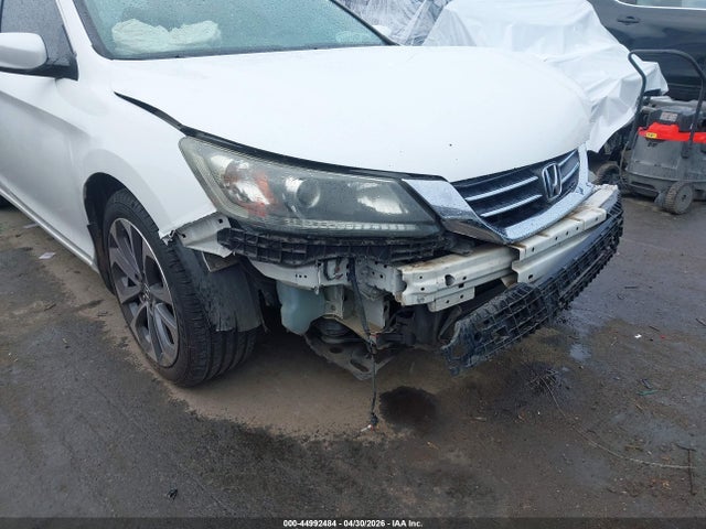 Продаж на аукціоні авто 2015 Honda Accord Sport, vin: 1HGCR2F52FA058228, номер лоту: 44992484