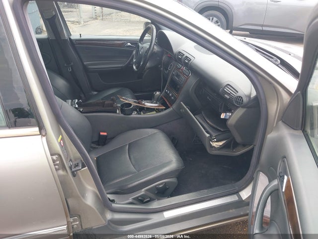 44992526 :رقم المزاد ، WDBRF61J44F510420 vin ، 2004 Mercedes-benz C 240 مزاد بيع