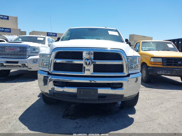 44992585 :رقم المزاد ، 3C63R3GL7JG392502 vin ، 2018 Ram 3500 Tradesman  4x4 8' Box مزاد بيع
