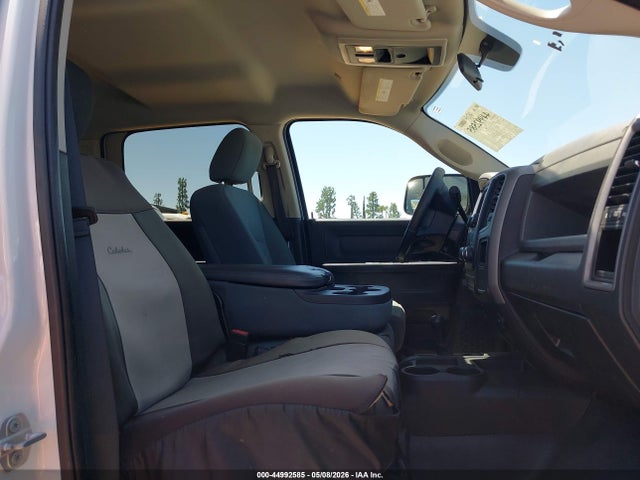 44992585 :رقم المزاد ، 3C63R3GL7JG392502 vin ، 2018 Ram 3500 Tradesman  4x4 8' Box مزاد بيع